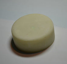 Load image into Gallery viewer, 2x NATURAL Nourishes Hair Goat&#39;s Milk Laurel Berry Oil &amp; Castor oil shampoo bar
