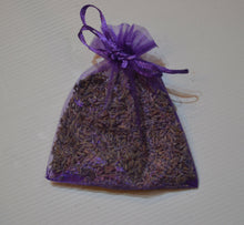 Load image into Gallery viewer, Scented organic Lavender from Yarramalong Valley NSW in Organza bag.
