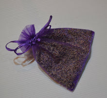 Load image into Gallery viewer, Scented organic Lavender from Yarramalong Valley NSW in Organza bag.
