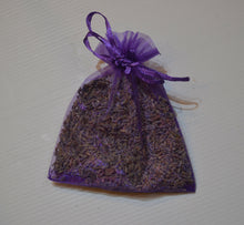Load image into Gallery viewer, Scented organic Lavender from Yarramalong Valley NSW in Organza bag.
