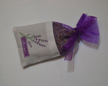 Load image into Gallery viewer, Strongest scent organic Lavender from Yarramalong Valley NSW in Organza bag
