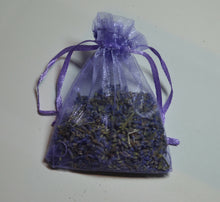 Load image into Gallery viewer, Strongest scent organic Lavender from Yarramalong Valley NSW with Organza bag
