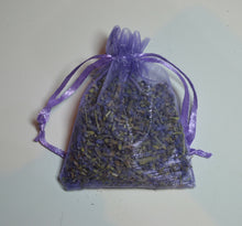 Load image into Gallery viewer, Strongest scent organic Lavender from Yarramalong Valley NSW with Organza bag
